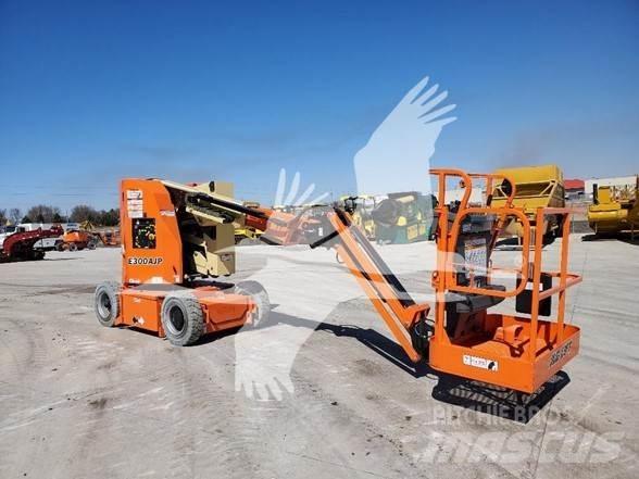JLG E300AJP Bomliftar