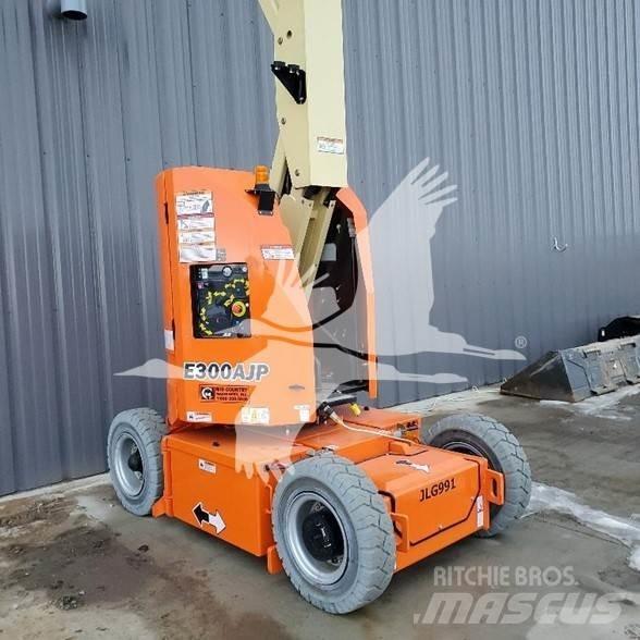 JLG E300AJP Bomliftar