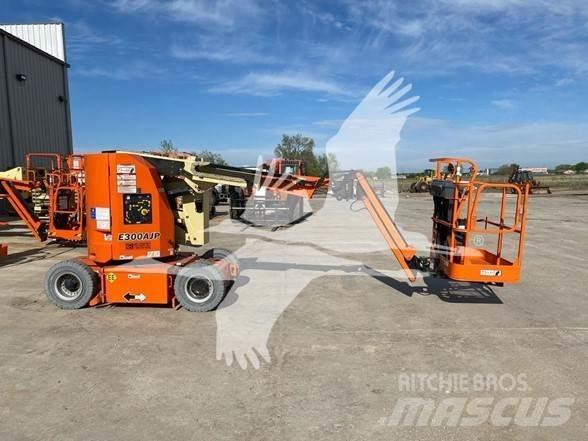 JLG E300AJP Bomliftar