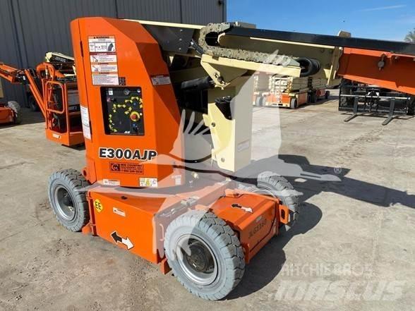 JLG E300AJP Bomliftar