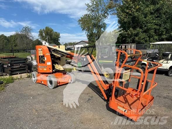 JLG E300AJP Bomliftar