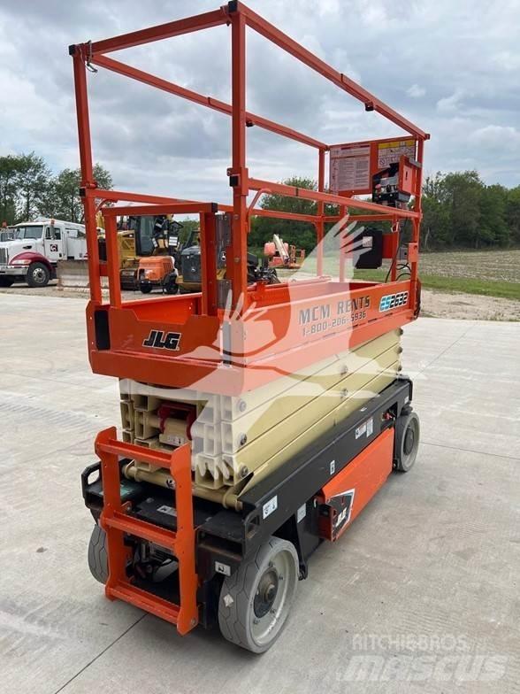 JLG ES2632 Saxliftar
