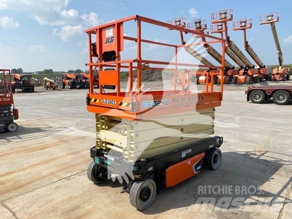 JLG ES3246 Saxliftar