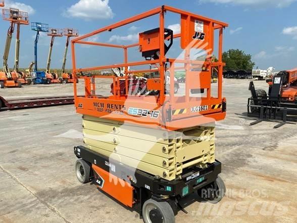 JLG ES3246 Saxliftar