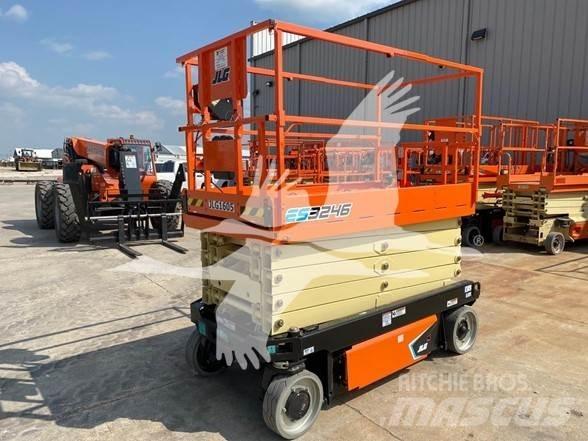 JLG ES3246 Saxliftar