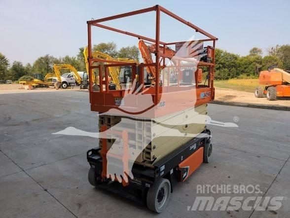 JLG ES3246 Saxliftar
