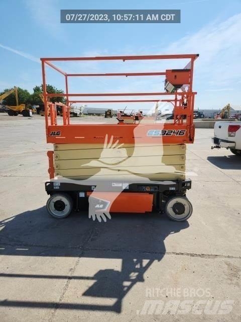 JLG ES3246 Saxliftar
