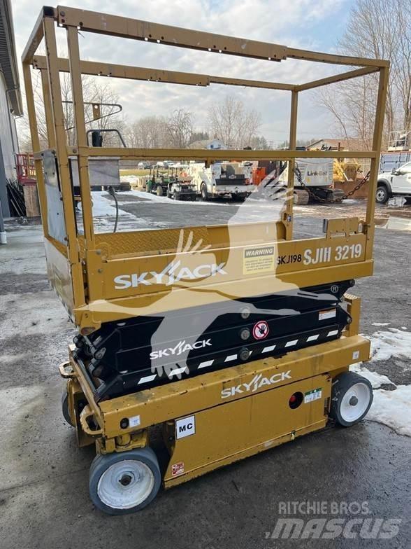 SkyJack SJ3219 Saxliftar