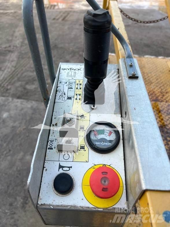 SkyJack SJ3219 Saxliftar