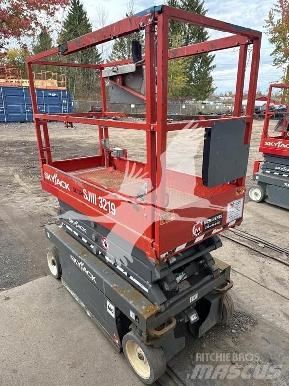 SkyJack SJ3219 Saxliftar
