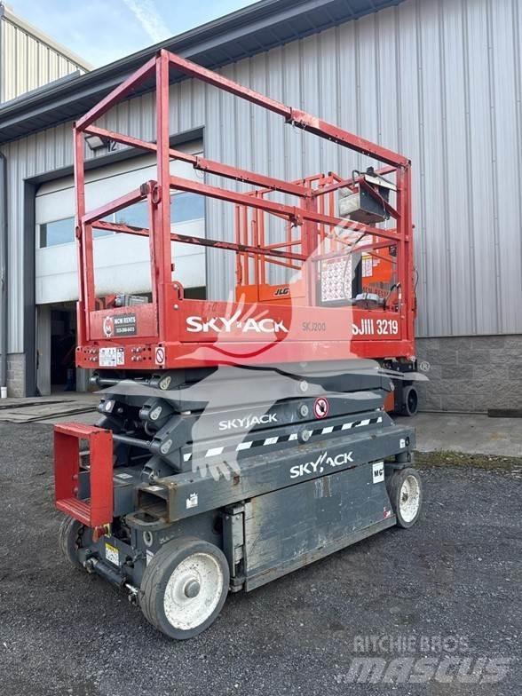 SkyJack SJ3219 Saxliftar