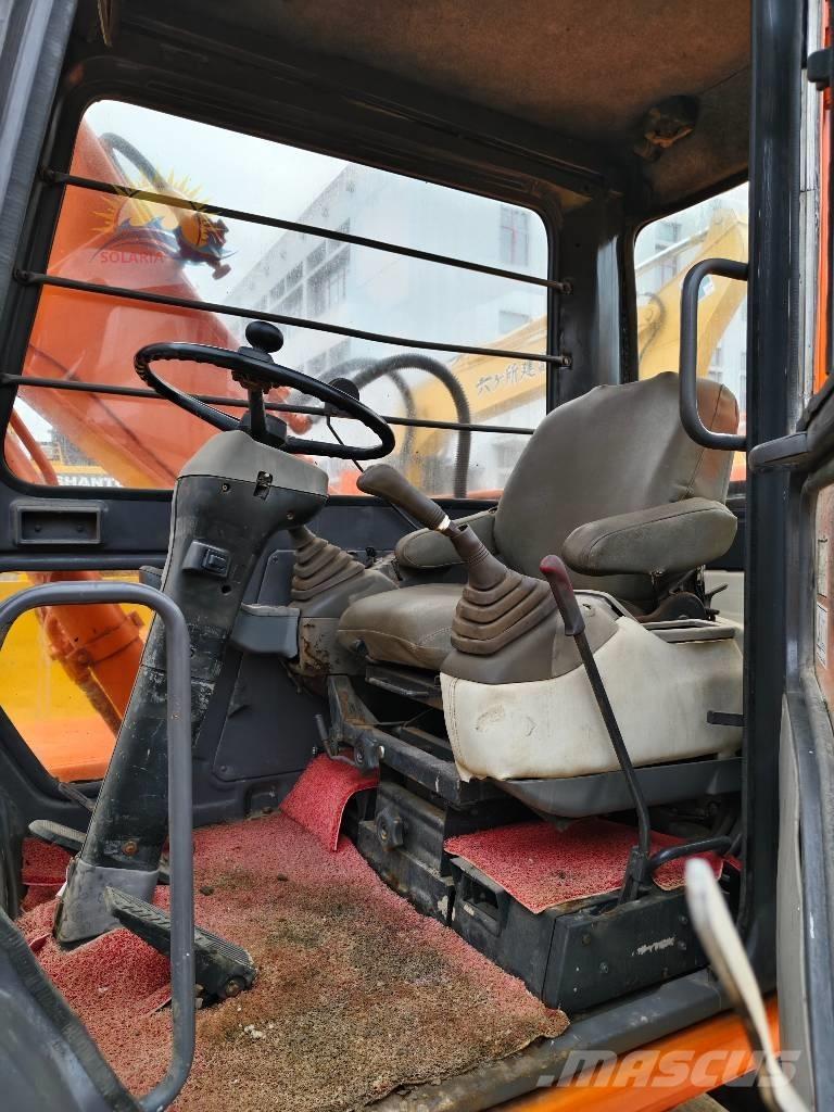 Hitachi EX 100 W D Hjulgrävare