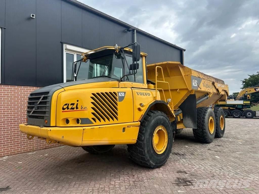 Volvo A25D Midjestyrd dumper