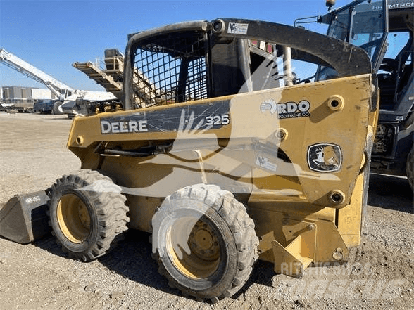 John Deere 325 Kompaktlastare