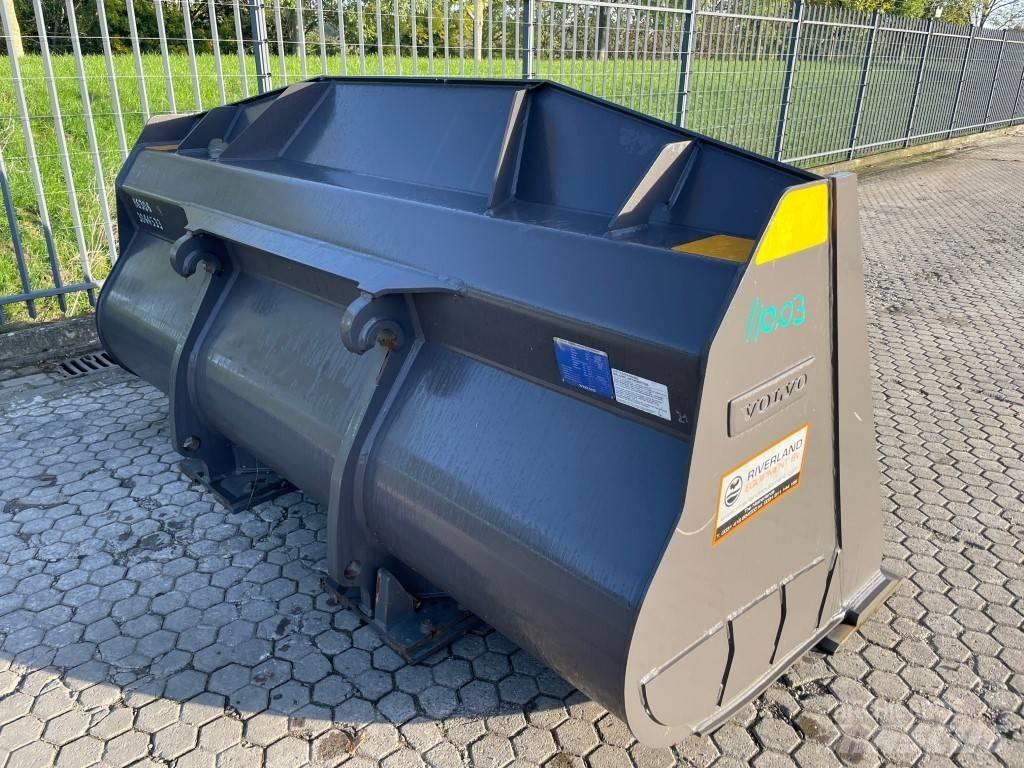 Volvo L 120 H Bucket Skopor