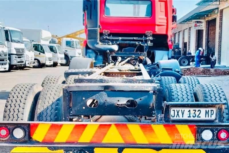 UD CGE 370 8x4 Övriga bilar