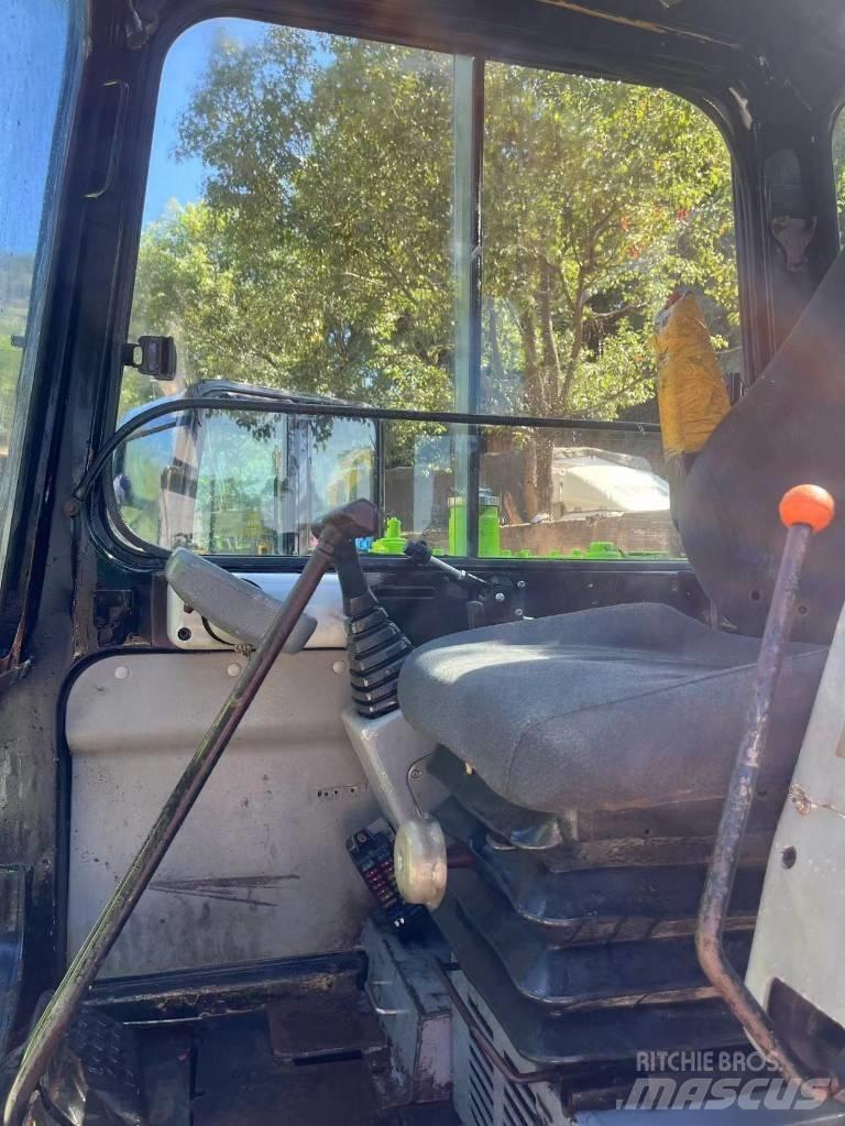 Hyundai R60-5 Bandgrävare