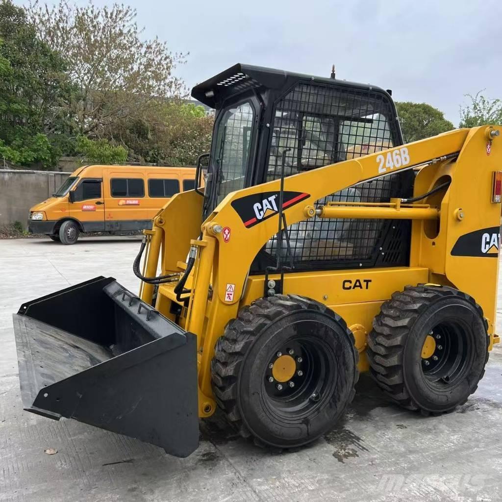 CAT 246 B Minilastare
