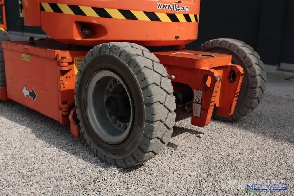 JLG E300AJP Bomliftar