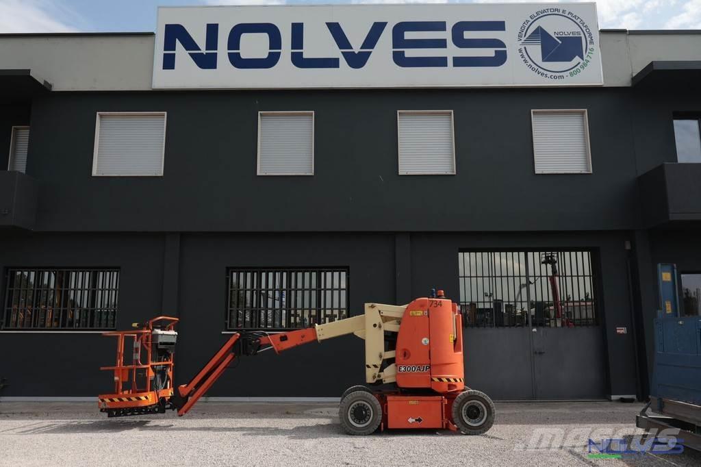 JLG E300AJP Bomliftar