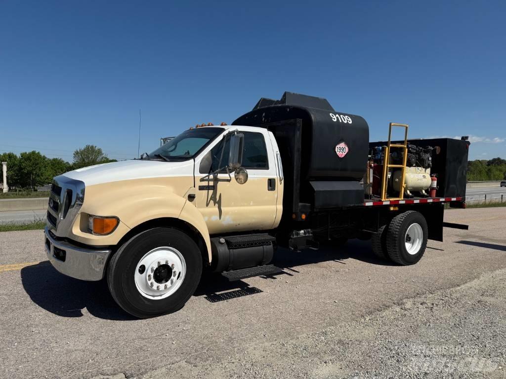 Ford F 750 XLT Plogbilar