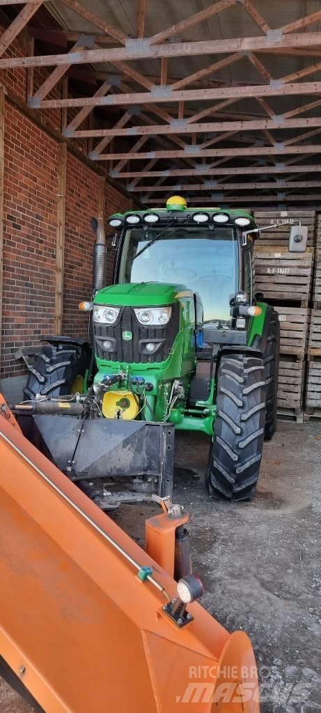 John Deere 6125 R Traktorer