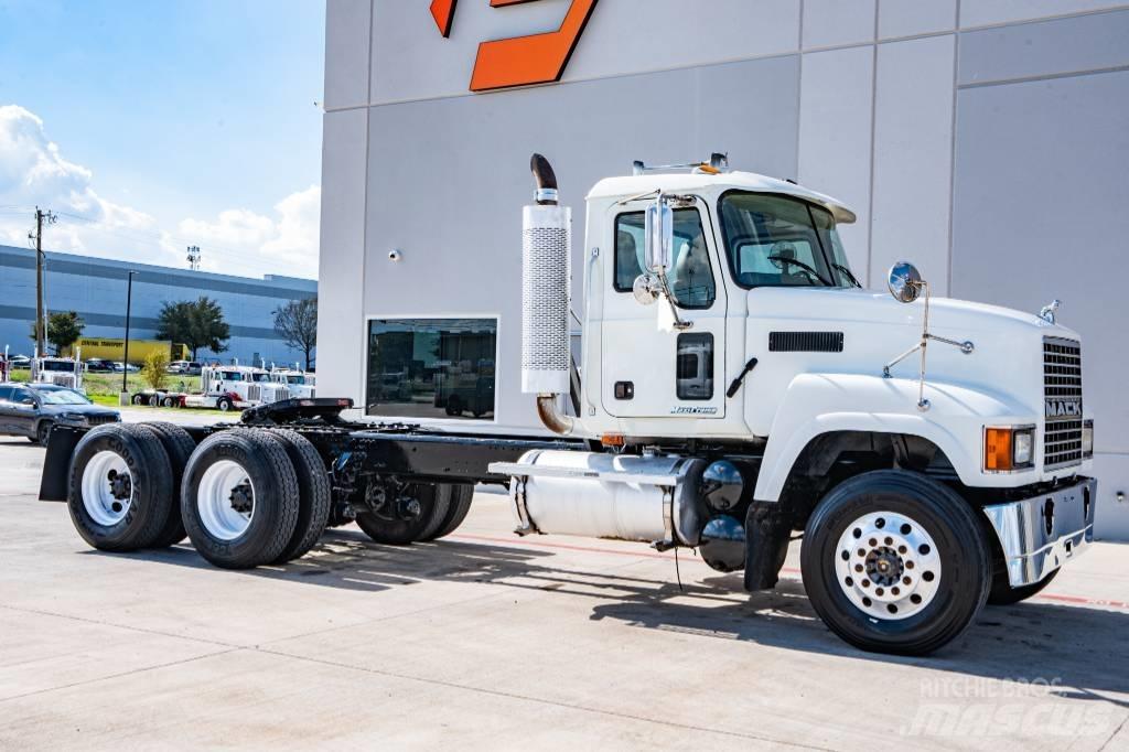 Mack CHN 613 Dragbilar