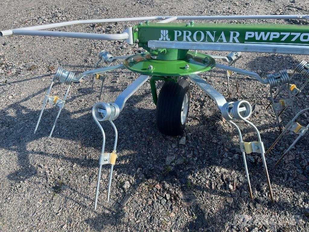 Pronar PWP770C Vändare och luftare
