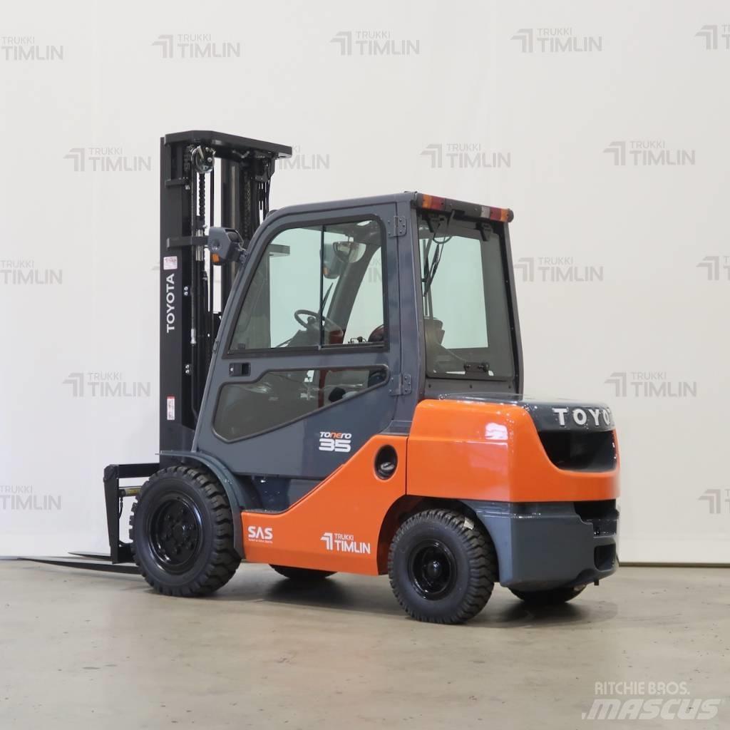 Toyota 02-8FDJF35 Dieselmotviktstruckar