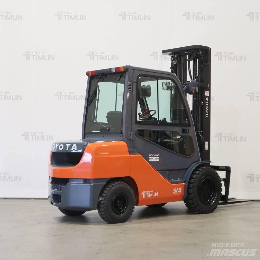 Toyota 02-8FDJF35 Dieselmotviktstruckar