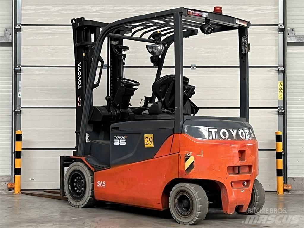 Toyota 8FBMT35 Elmotviktstruckar