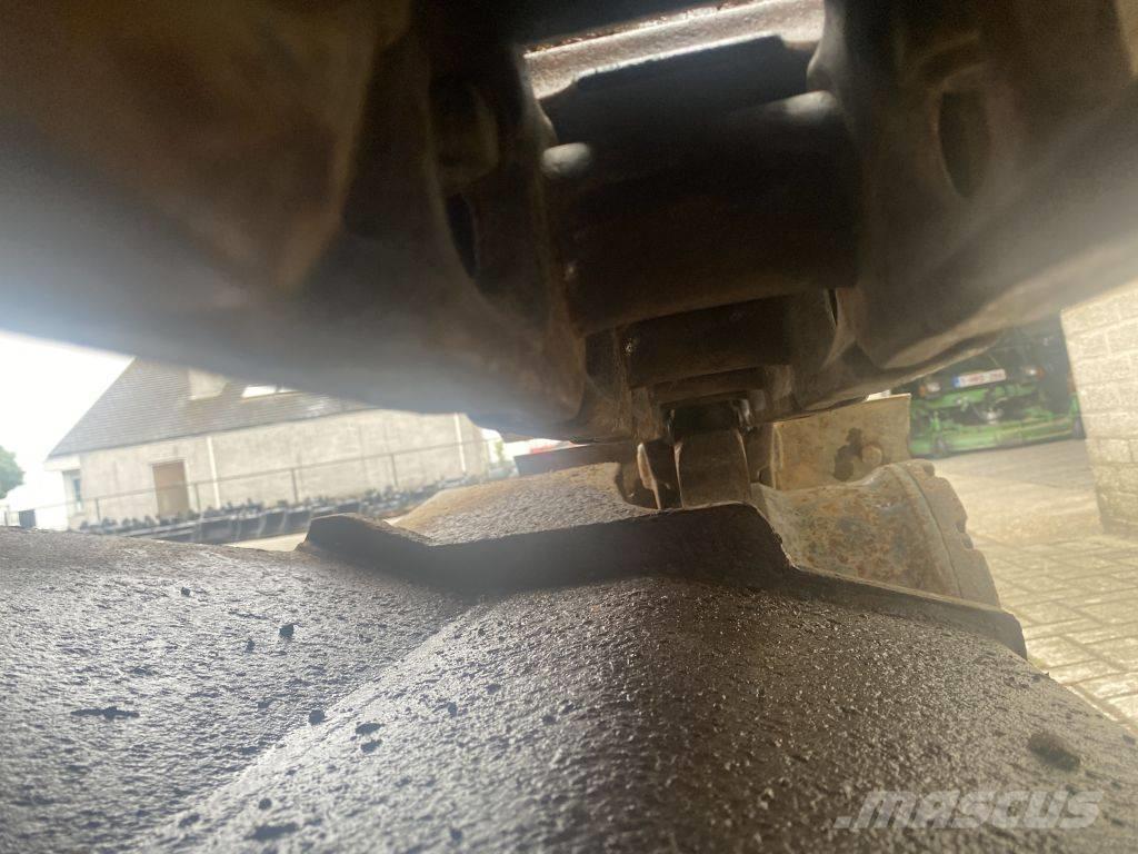 Hitachi EX 135 UR-5 Bandgrävare