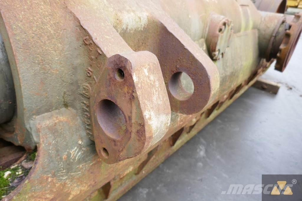 CAT 9W-0558 Däck, hjul och fälgar