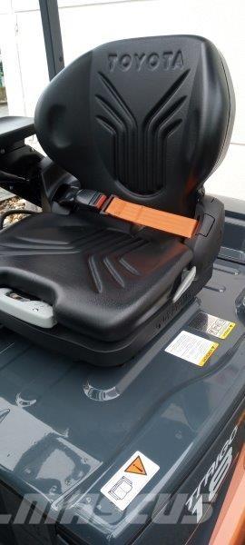 Toyota 8FBM18T Elmotviktstruckar