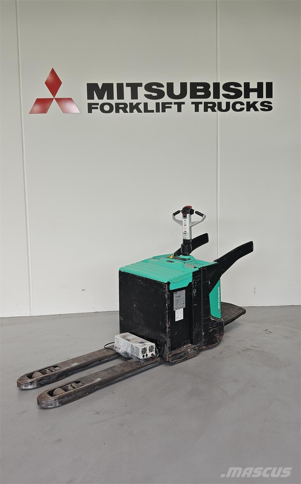 Mitsubishi PBV20N2 Flaktruck