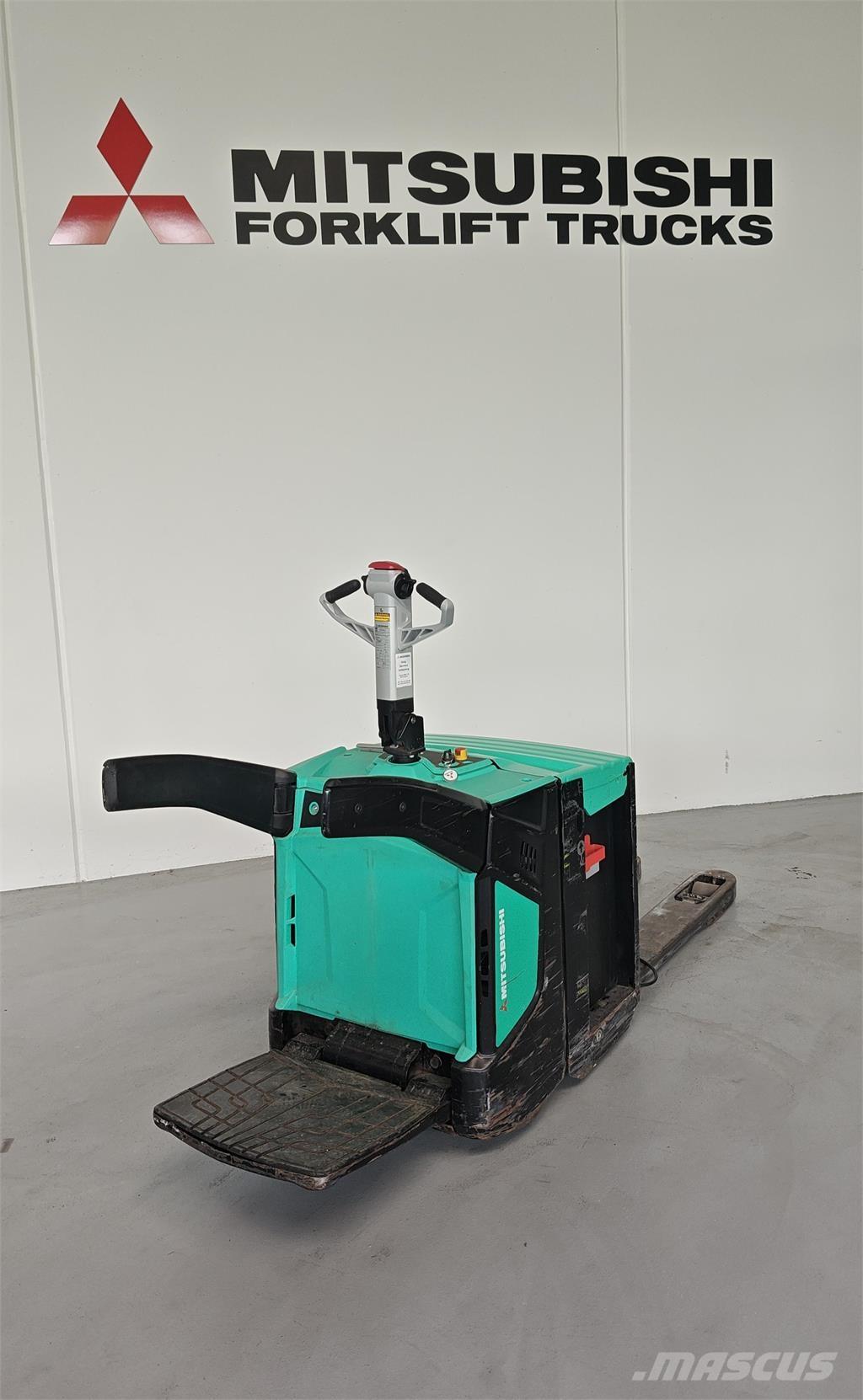 Mitsubishi PBV20N2 Flaktruck