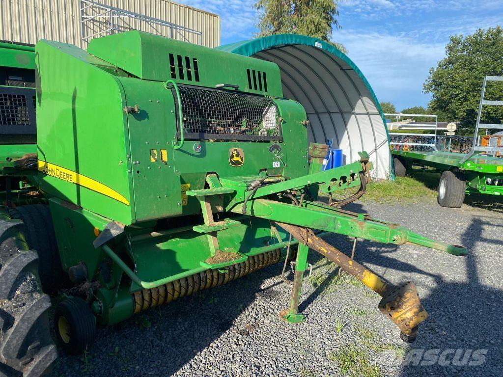 John Deere 568 Rundbalspressar