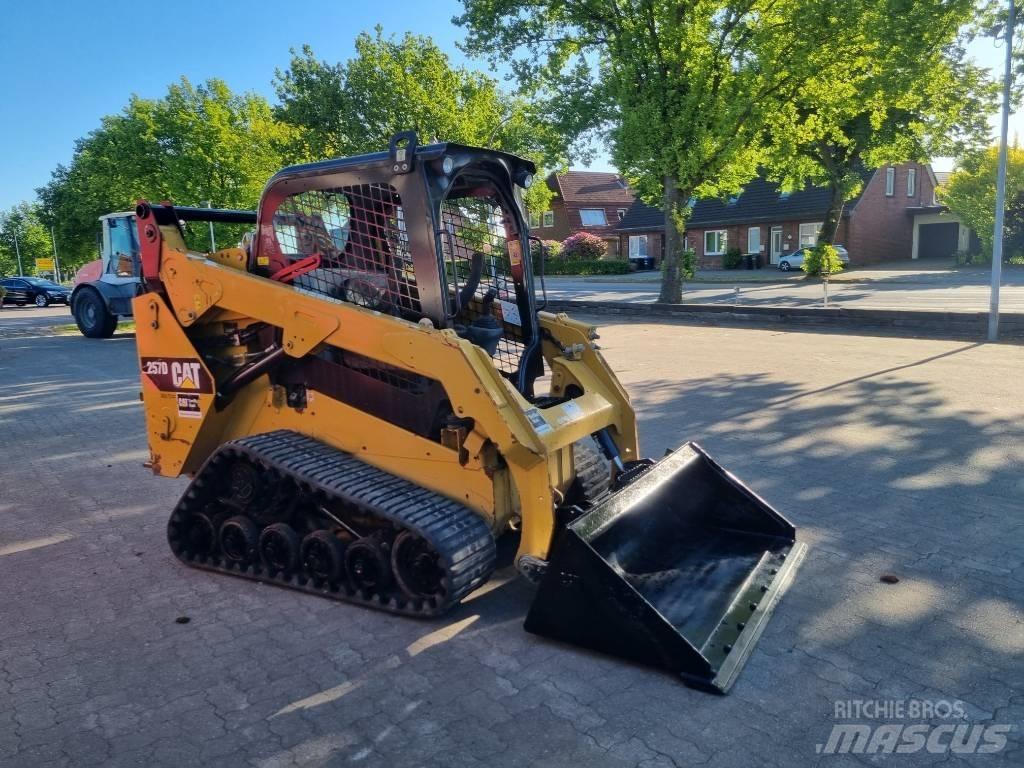 CAT 257 D Kompaktlastare