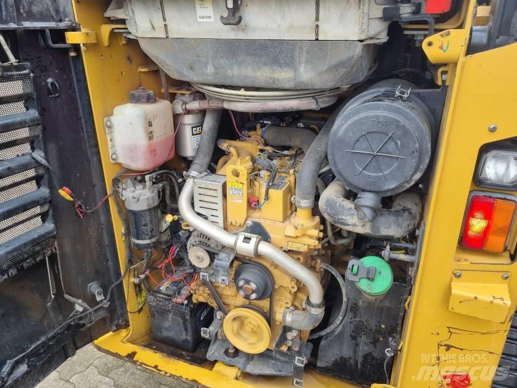 CAT 257 D Kompaktlastare