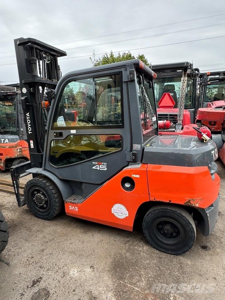 Toyota 40-8FD40N Dieselmotviktstruckar