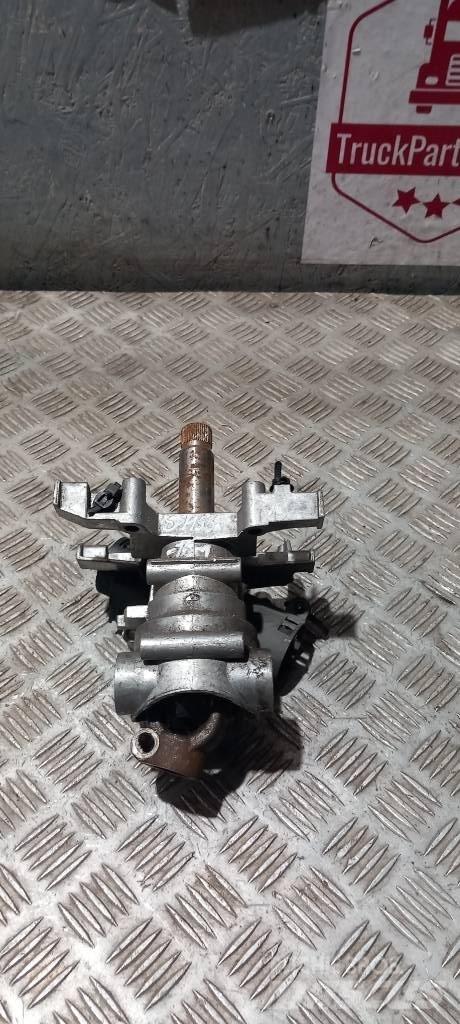Scania R 420   1421785 Hytter och interiör