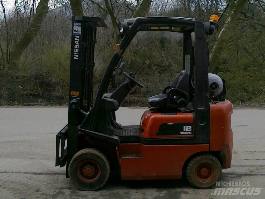 Nissan PD01A18PQ Gasolmotviktstruckar