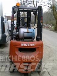 Nissan PD01A18PQ Gasolmotviktstruckar