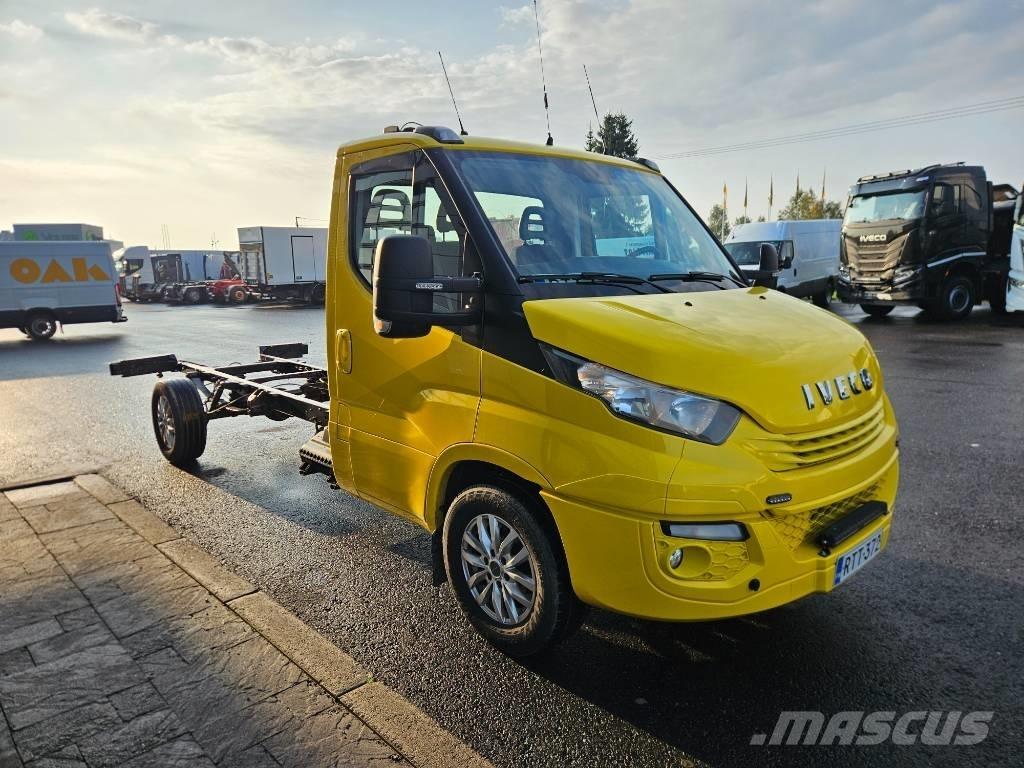 Iveco 35S18 Lätta lastbilar