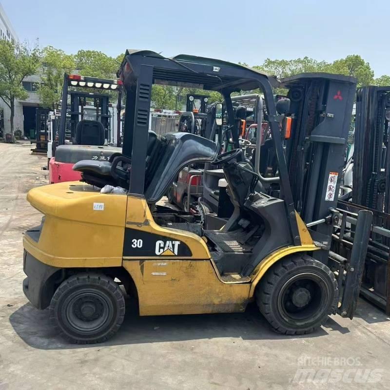 CAT 30 Dieselmotviktstruckar