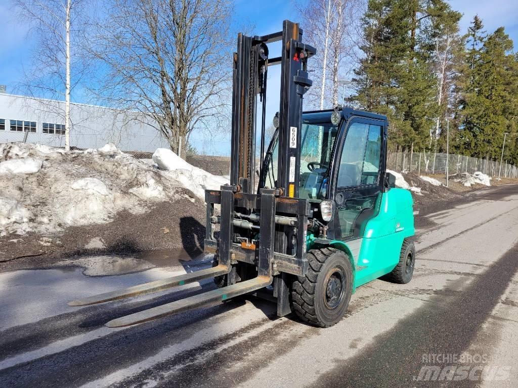 Mitsubishi FD50N Dieselmotviktstruckar