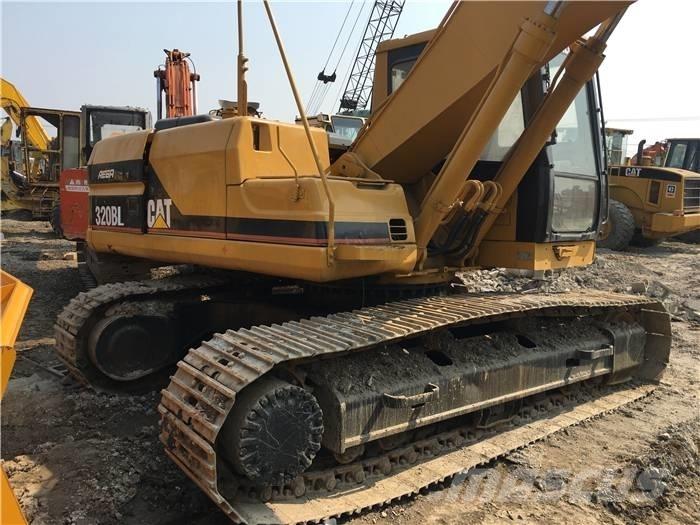 CAT 320 B L Bandgrävare