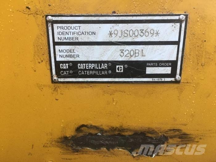 CAT 320 B L Bandgrävare