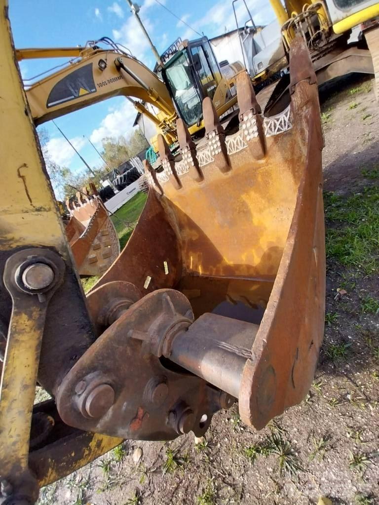 New Holland E 305 Bandgrävare