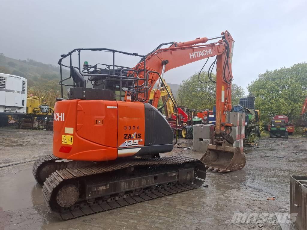 Hitachi ZX 135 US-6 Bandgrävare